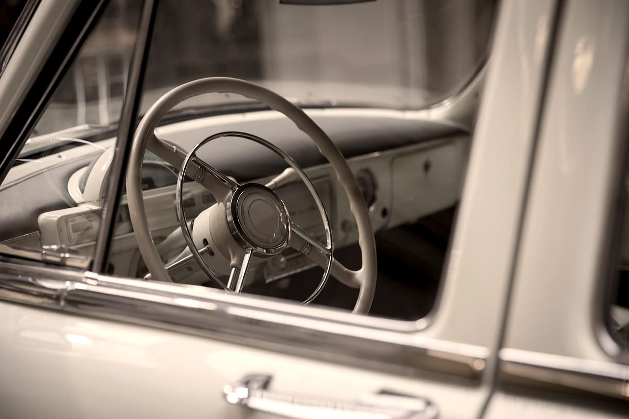 Ferrari i jazda po Alpach – raj na czterech kołach